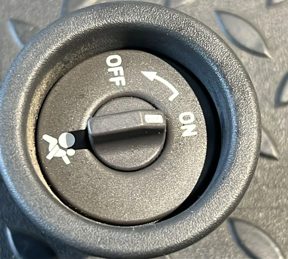 Переключатель AIR BAG Renault Sandero 2009-2014