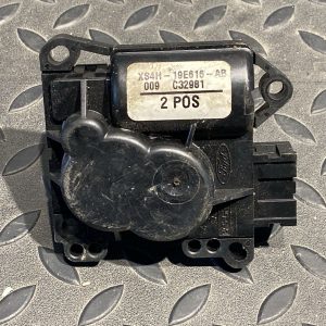 Моторчик заслонки отопителя Ford Focus 1998-2007