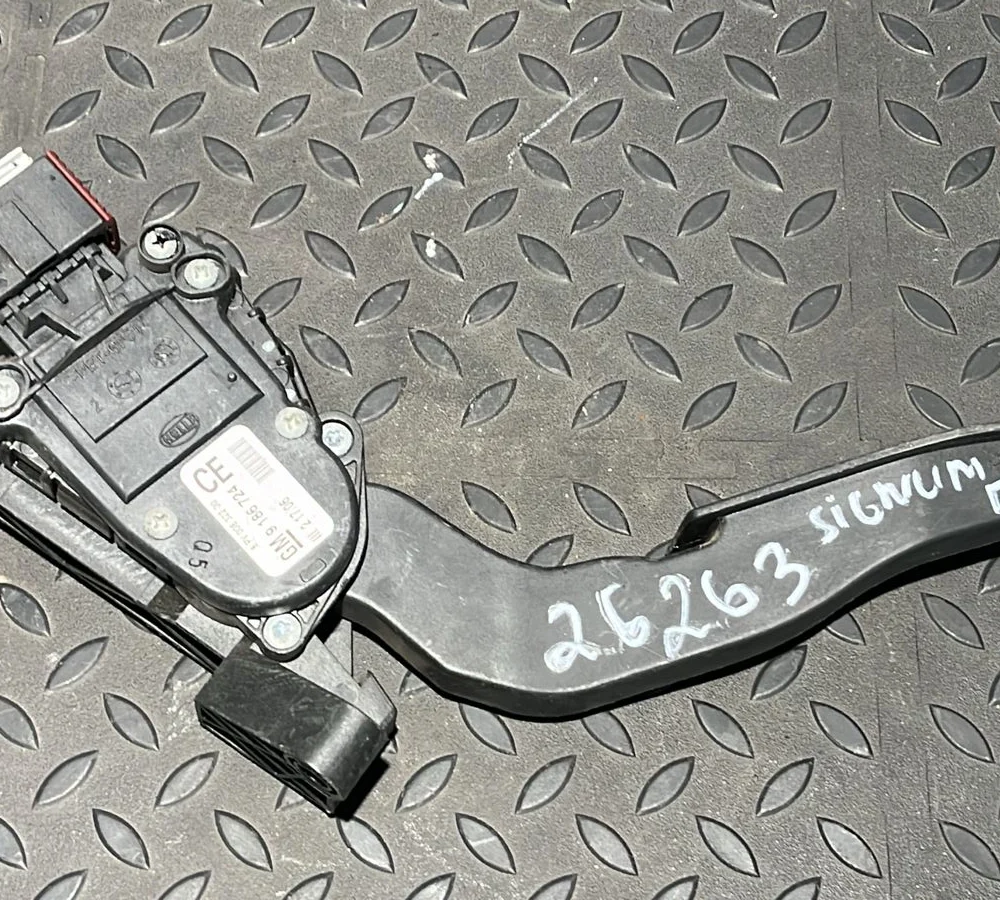 Педаль газа Opel Signum 2003-2008