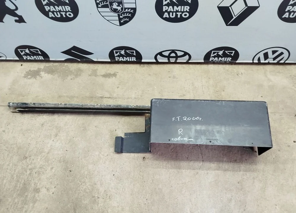 Накладка двери сдвижной правая Ford Transit 2000-2006